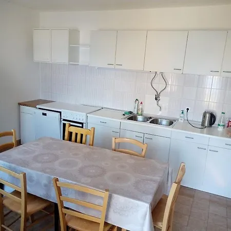 Robinson Blagica Apartament