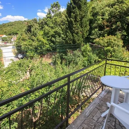 Robinson Blagica Oskorusno