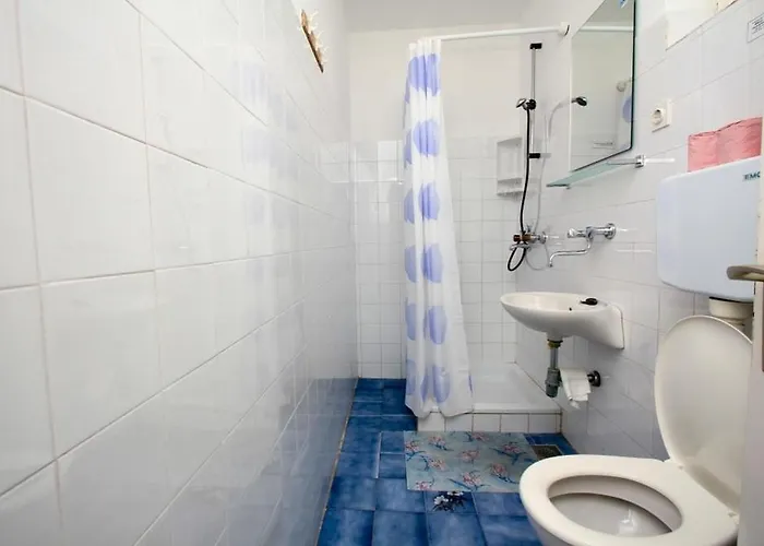 Robinson Blagica Oskorusno