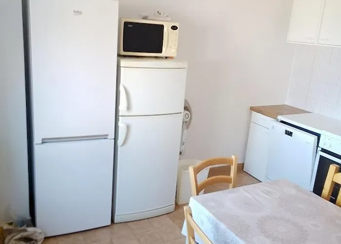 Robinson Blagica * Oskorusno